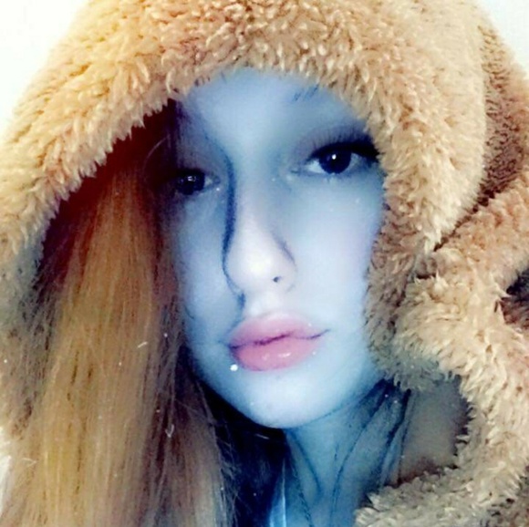 Meet your Posher, Tracy - Picture 2 of 3